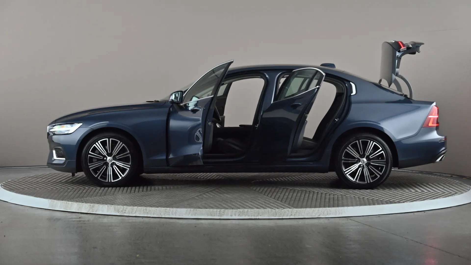 2021 VOLVO S60 2021 VOLVO S60