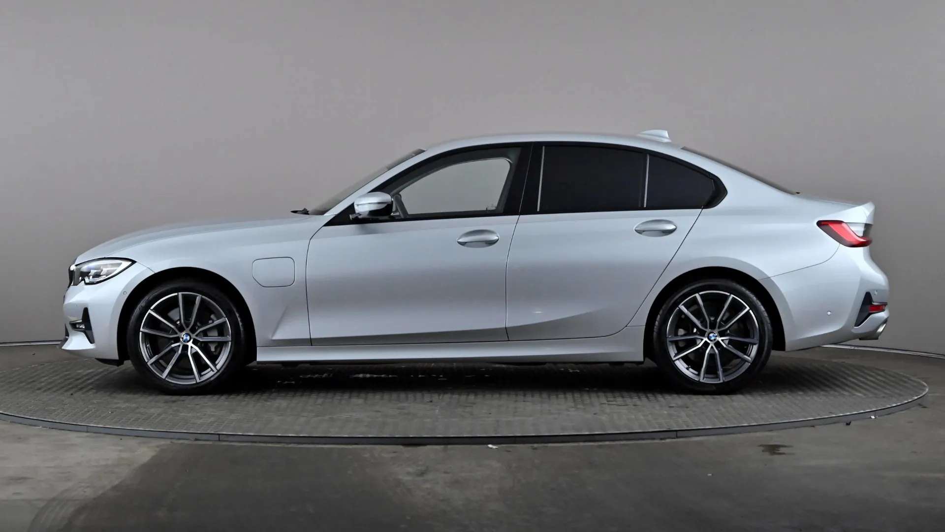 A 2021 BMW 3 SERIES 330e Sport Pro Step Auto A 2021 BMW 3 SERIES 330e Sport Pro Step Auto