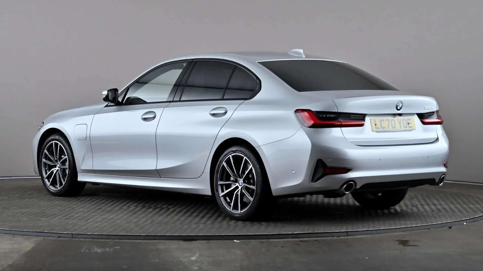 A 2021 BMW 3 SERIES 330e Sport Pro Step Auto A 2021 BMW 3 SERIES 330e Sport Pro Step Auto