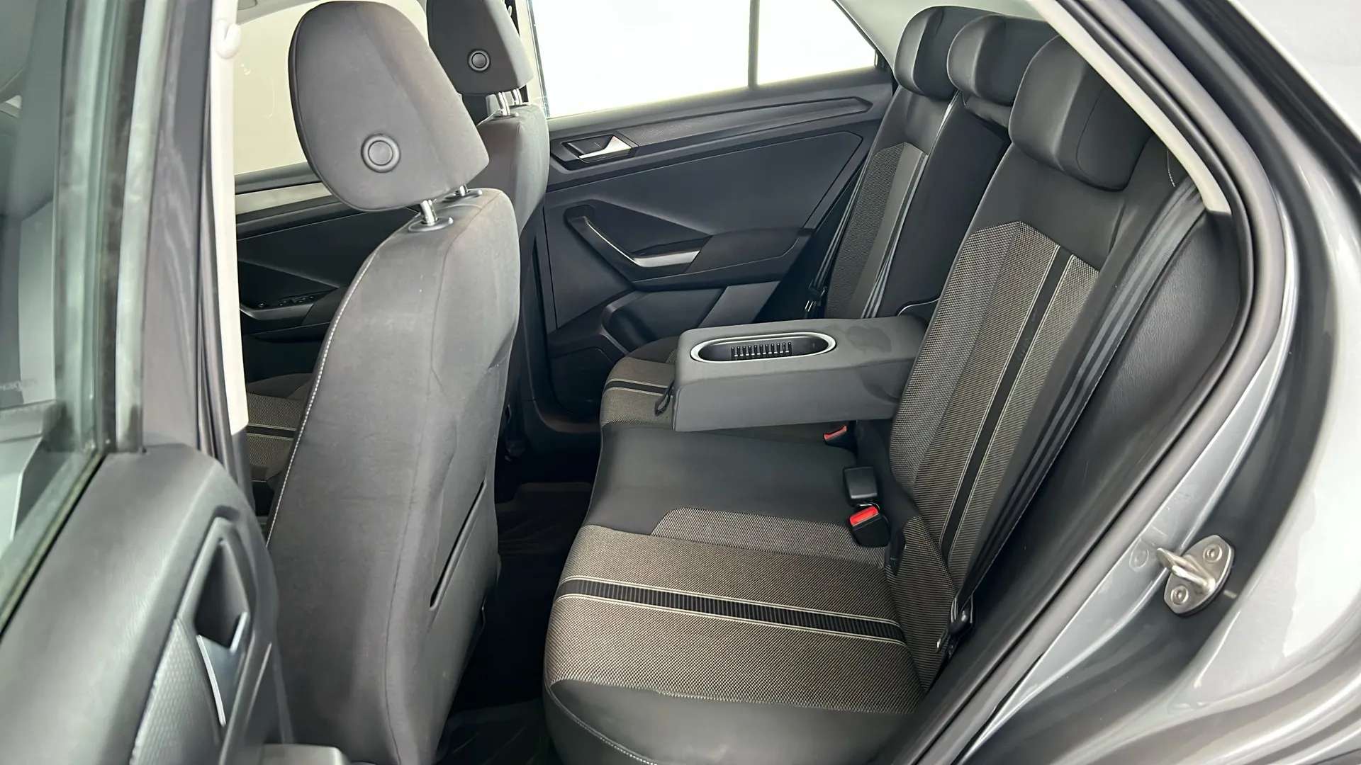 2020 VOLKSWAGEN T-ROC 2020 VOLKSWAGEN T-ROC