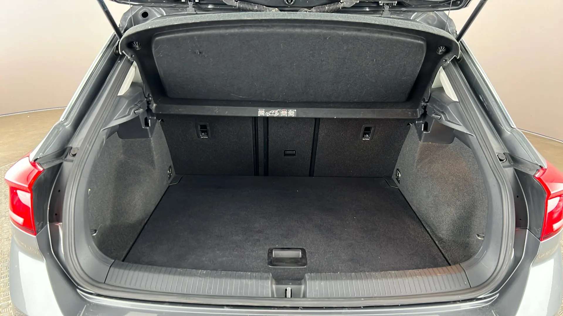 2020 VOLKSWAGEN T-ROC 2020 VOLKSWAGEN T-ROC