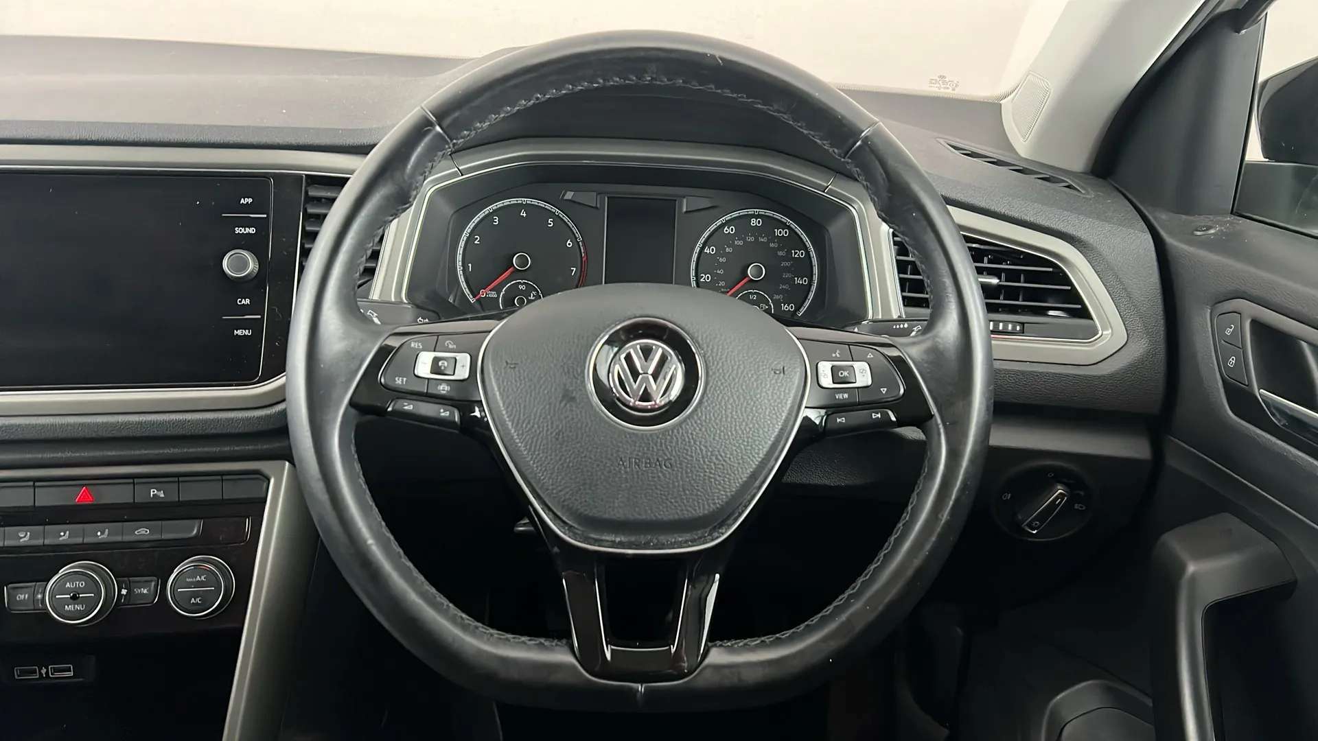 2020 VOLKSWAGEN T-ROC 2020 VOLKSWAGEN T-ROC