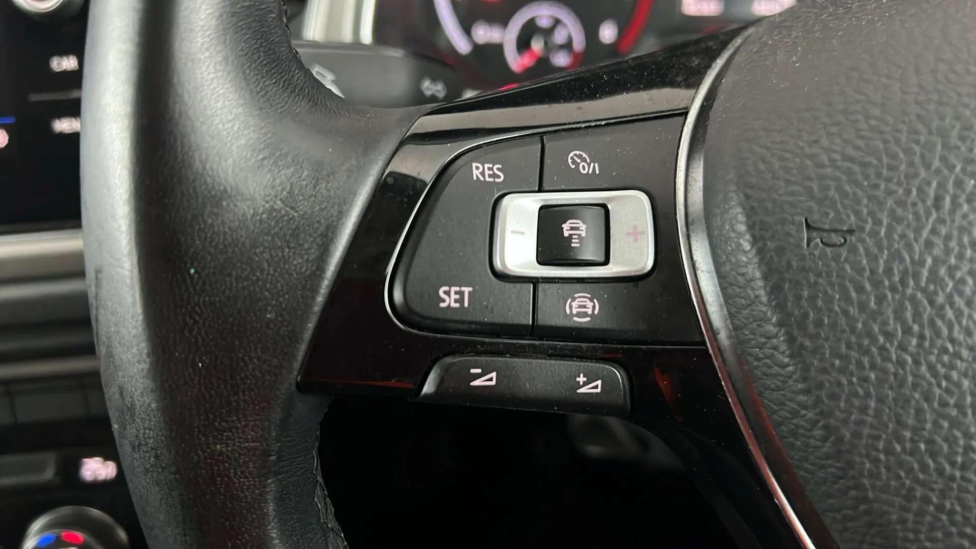 2020 VOLKSWAGEN T-ROC 2020 VOLKSWAGEN T-ROC