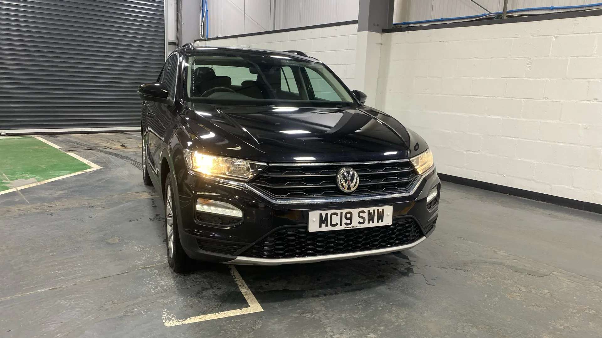 A 2019 VOLKSWAGEN T-ROC 1.6 TDI SE A 2019 VOLKSWAGEN T-ROC 1.6 TDI SE