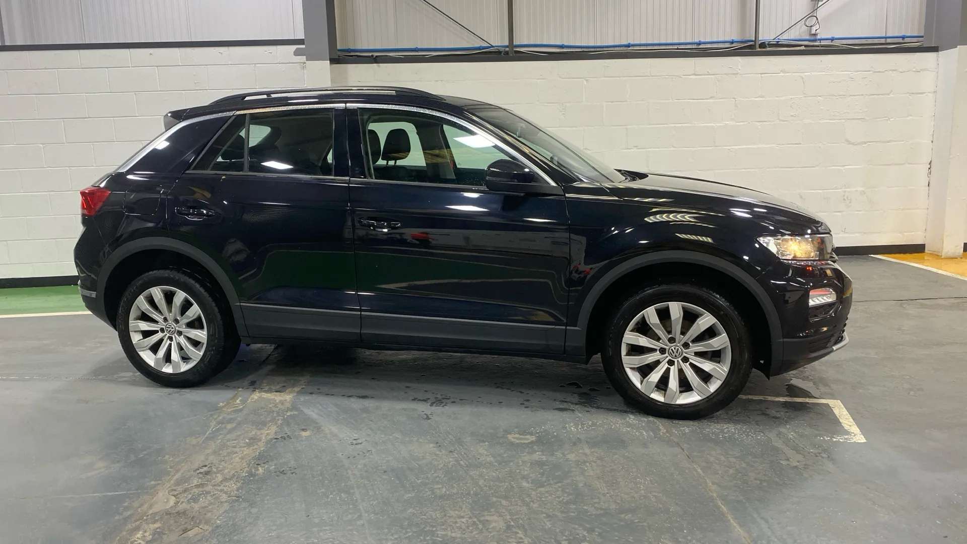 A 2019 VOLKSWAGEN T-ROC 1.6 TDI SE A 2019 VOLKSWAGEN T-ROC 1.6 TDI SE