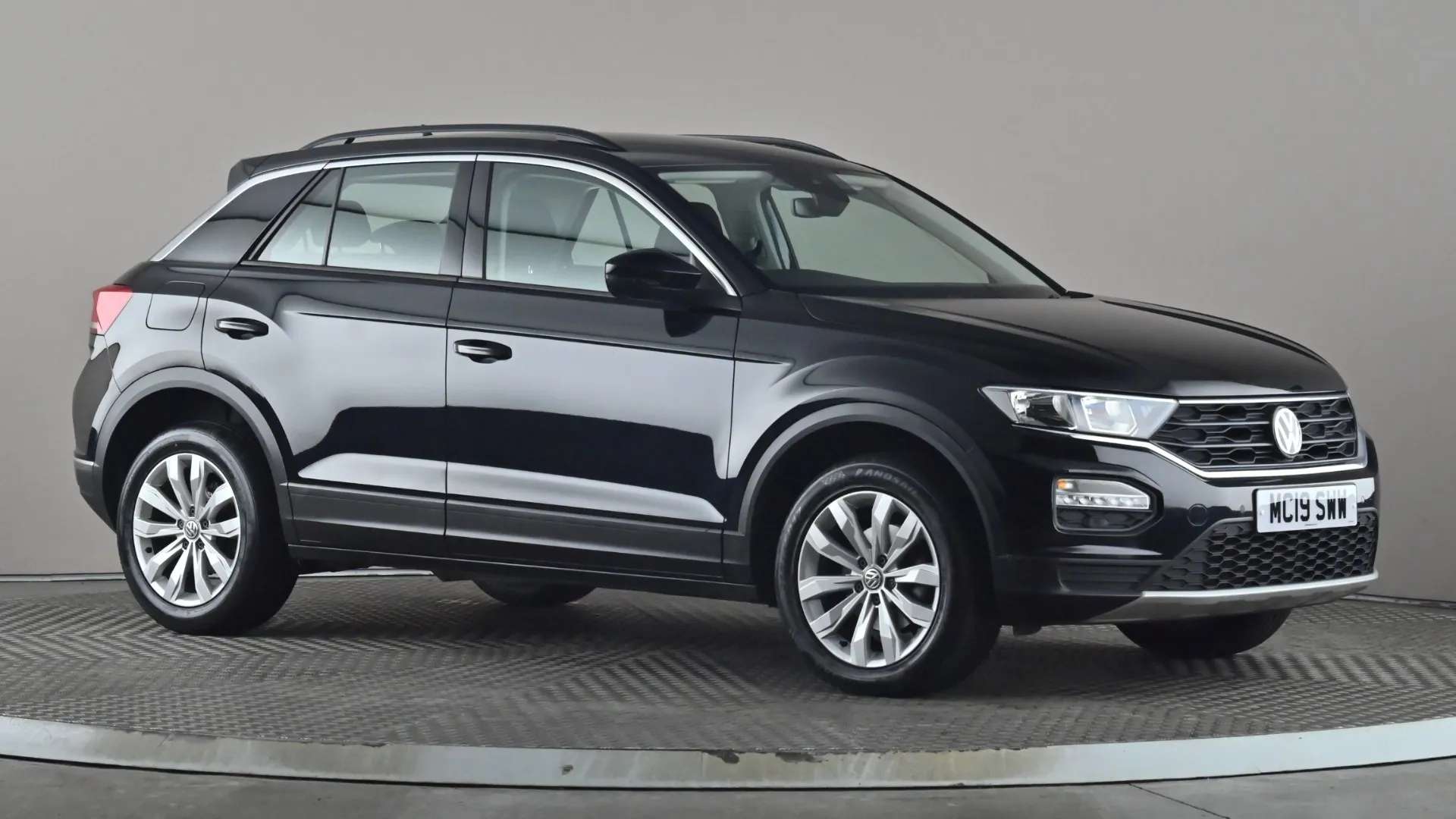 A 2019 VOLKSWAGEN T-ROC 1.6 TDI SE A 2019 VOLKSWAGEN T-ROC 1.6 TDI SE