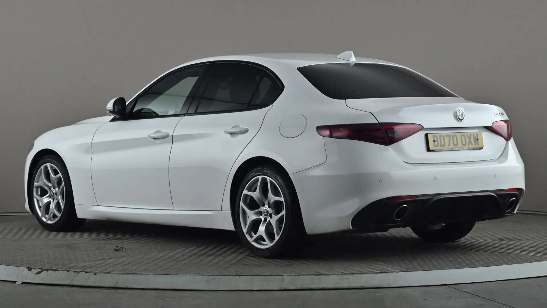 A 2020 ALFA ROMEO GIULIA 2.2 JTDM-2 190 Speciale Auto A 2020 ALFA ROMEO GIULIA 2.2 JTDM-2 190 Speciale Auto