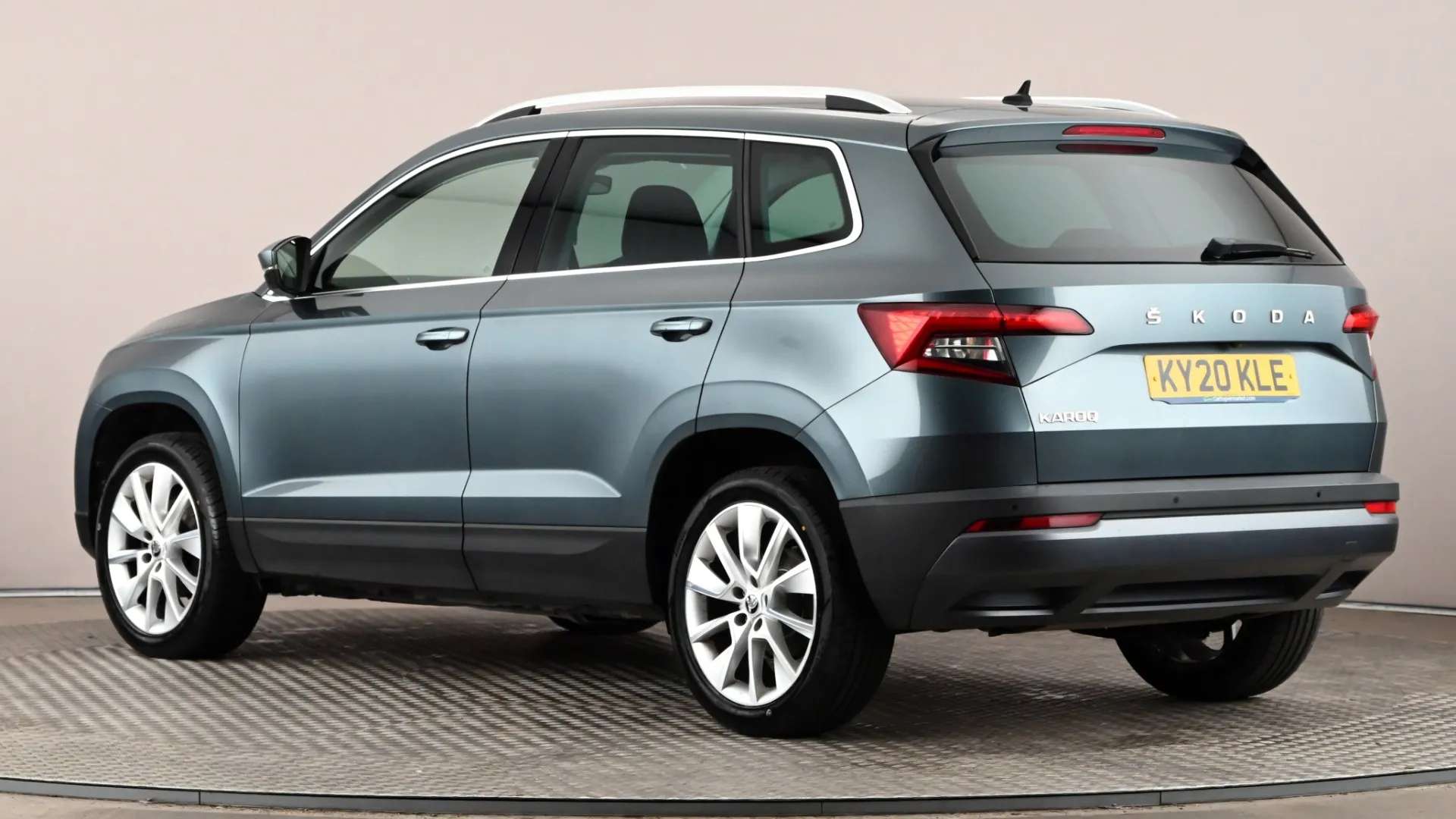 A 2020 SKODA KAROQ 1.5 TSI SE L A 2020 SKODA KAROQ 1.5 TSI SE L