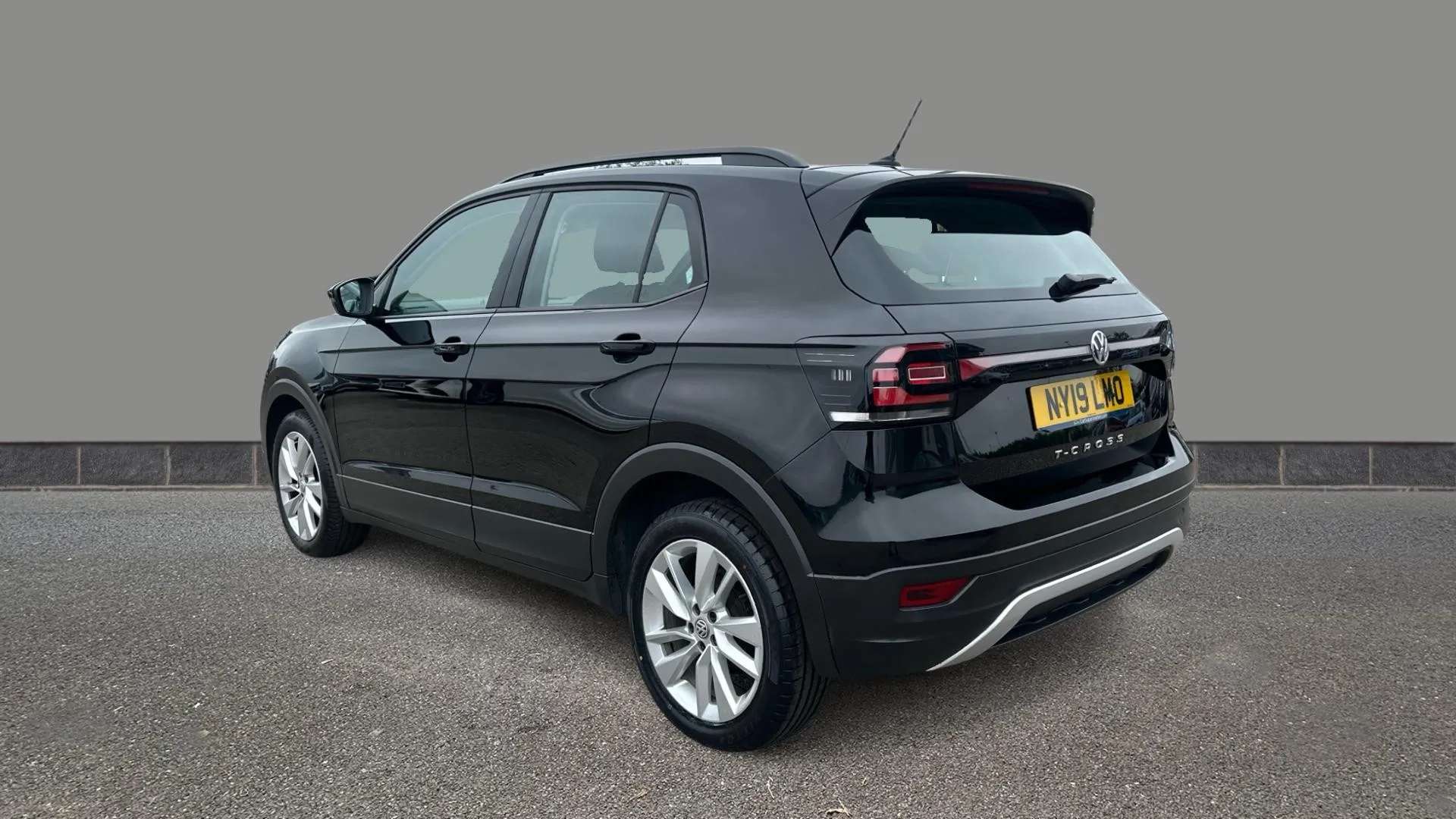 A 2019 VOLKSWAGEN T-CROSS 1.0 TSI SE A 2019 VOLKSWAGEN T-CROSS 1.0 TSI SE