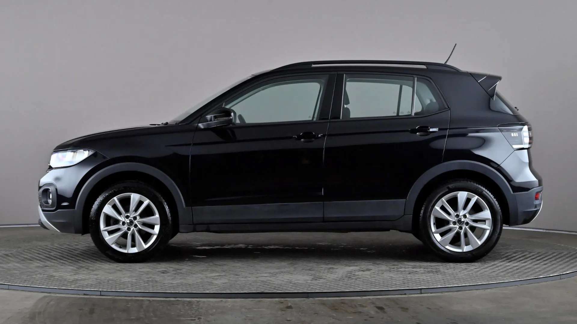 A 2021 VOLKSWAGEN T-CROSS 1.0 TSI SE A 2021 VOLKSWAGEN T-CROSS 1.0 TSI SE