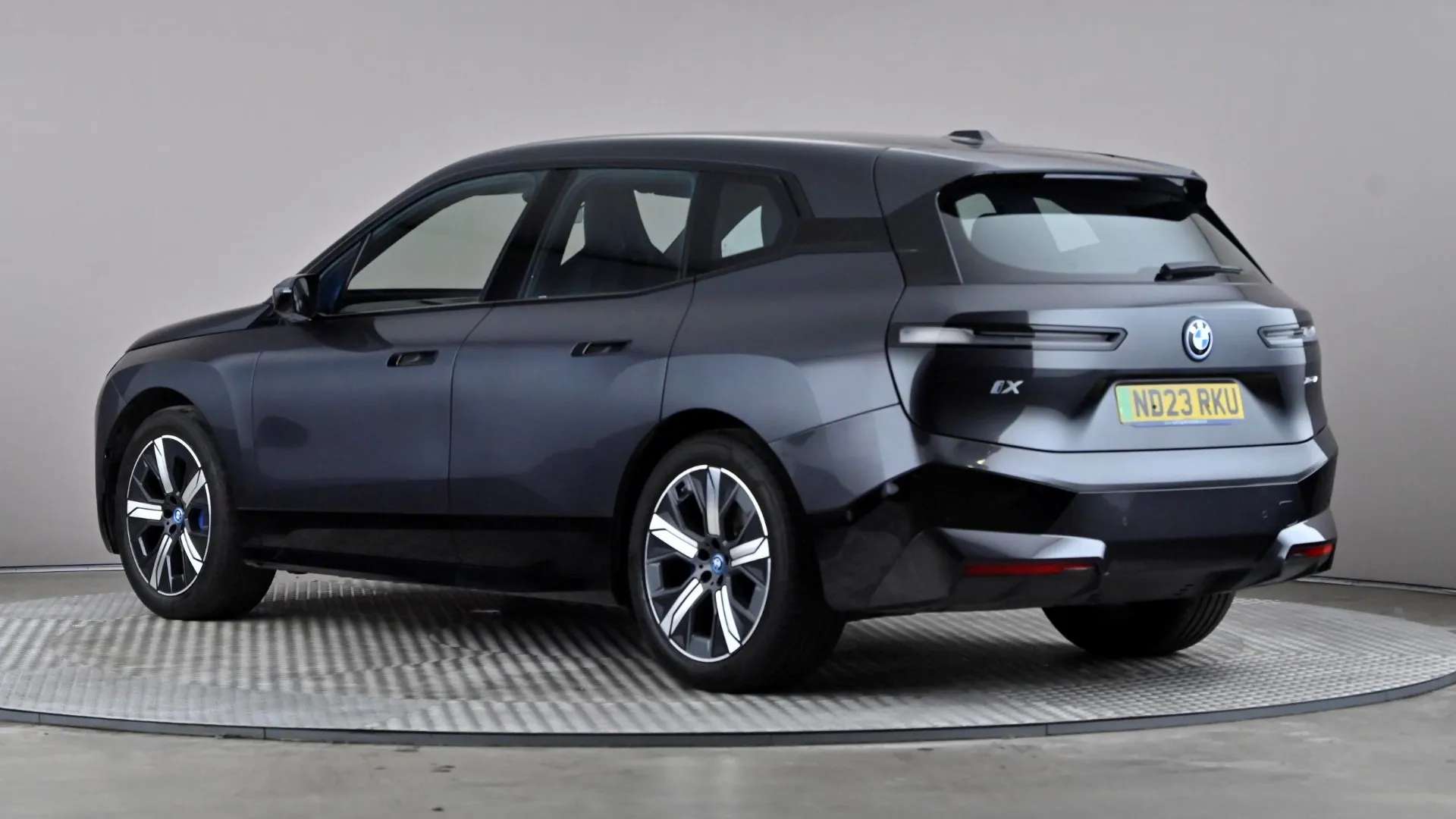 A 2023 BMW IX 240kW xDrive40 M Sport 76.6kWh Auto A 2023 BMW IX 240kW xDrive40 M Sport 76.6kWh Auto