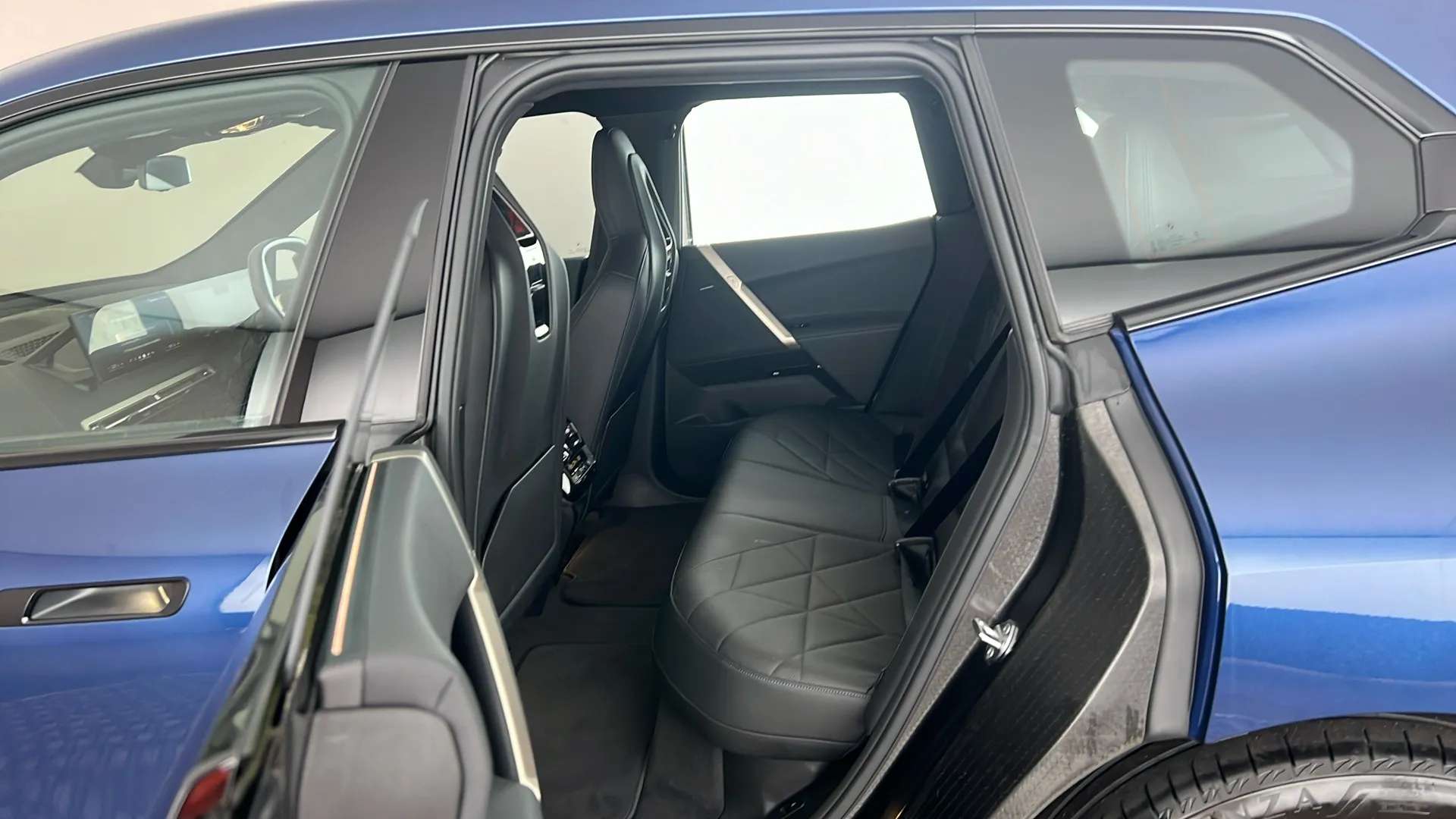 2023 BMW IX 2023 BMW IX
