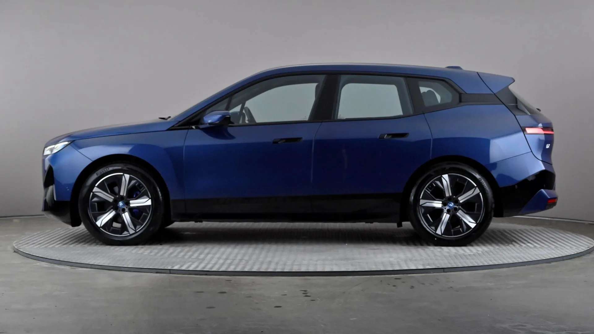 A 2023 BMW IX 240kW xDrive40 M Sport 76.6kWh Auto A 2023 BMW IX 240kW xDrive40 M Sport 76.6kWh Auto