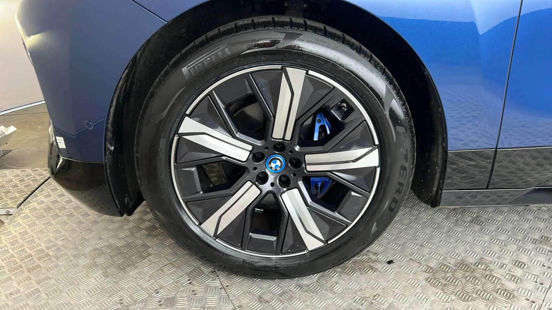 2023 BMW IX 2023 BMW IX