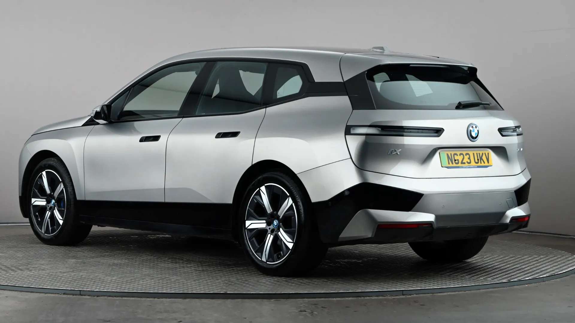 A 2023 BMW IX 240kW xDrive40 M Sport 76.6kWh Auto A 2023 BMW IX 240kW xDrive40 M Sport 76.6kWh Auto