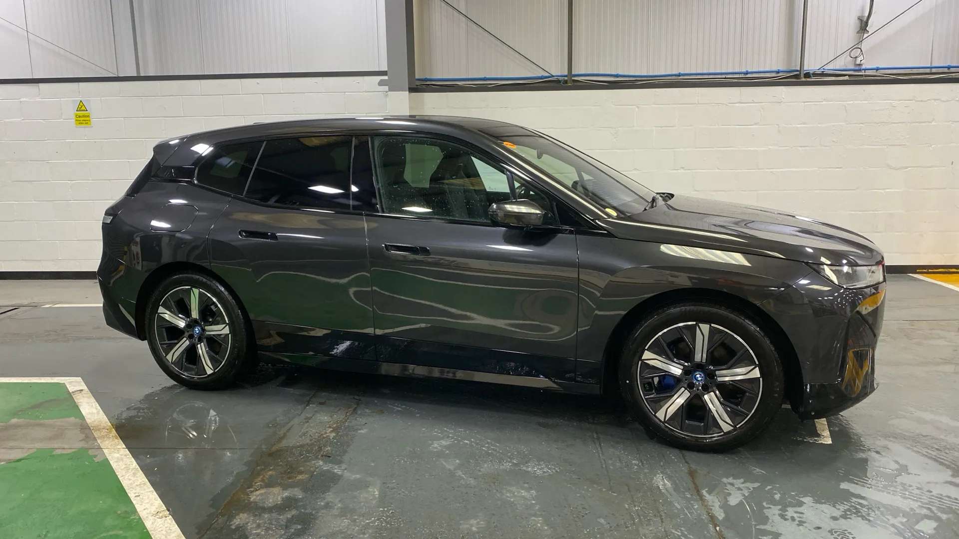 A 2022 BMW IX 240kW xDrive40 M Sport 76.6kWh Auto A 2022 BMW IX 240kW xDrive40 M Sport 76.6kWh Auto