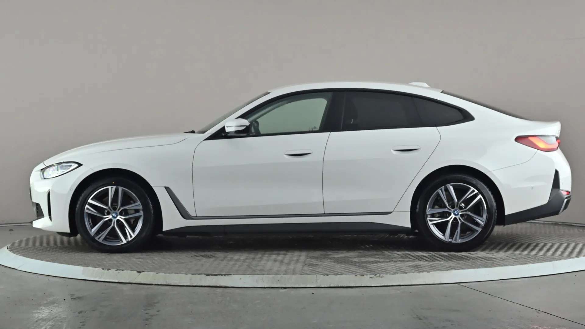 A 2022 BMW I4 250kW eDrive40 Sport 83.9kWh Auto A 2022 BMW I4 250kW eDrive40 Sport 83.9kWh Auto