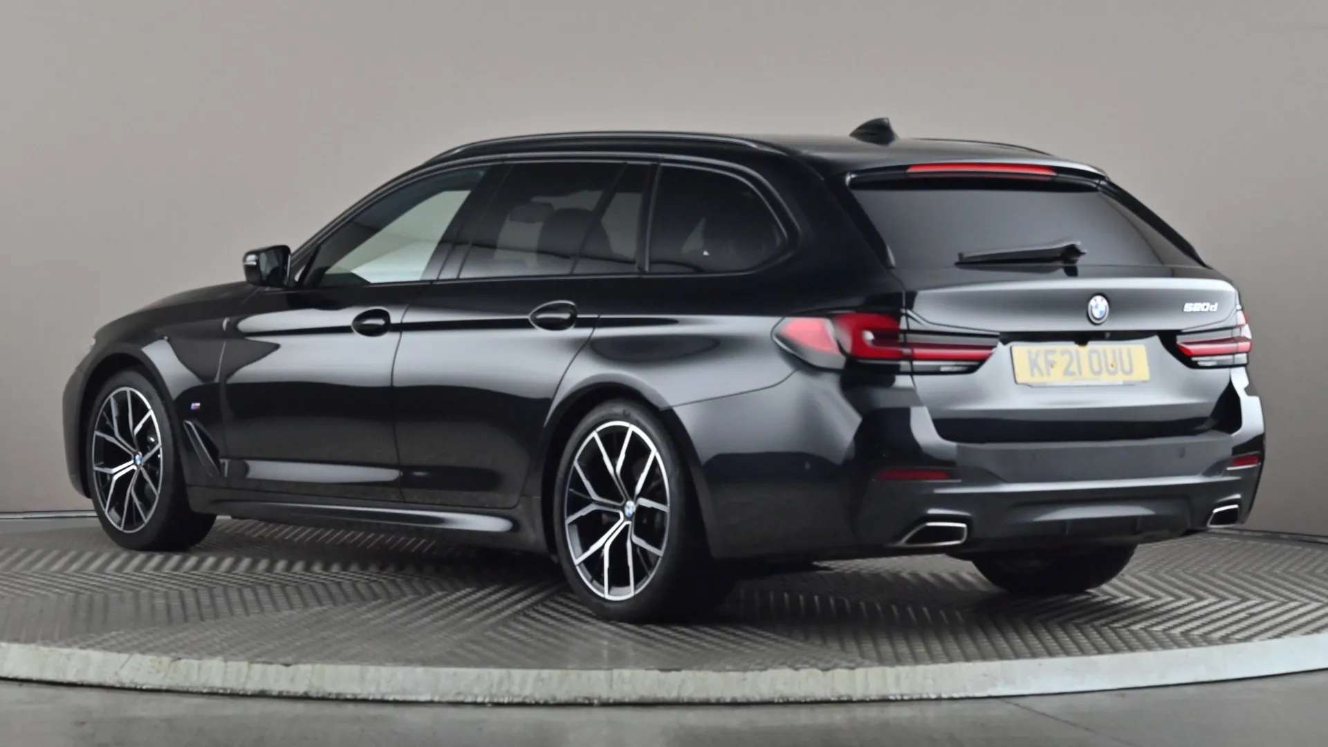 A 2021 BMW 5 SERIES TOURING 520d MHT M Sport Step Auto A 2021 BMW 5 SERIES TOURING 520d MHT M Sport Step Auto