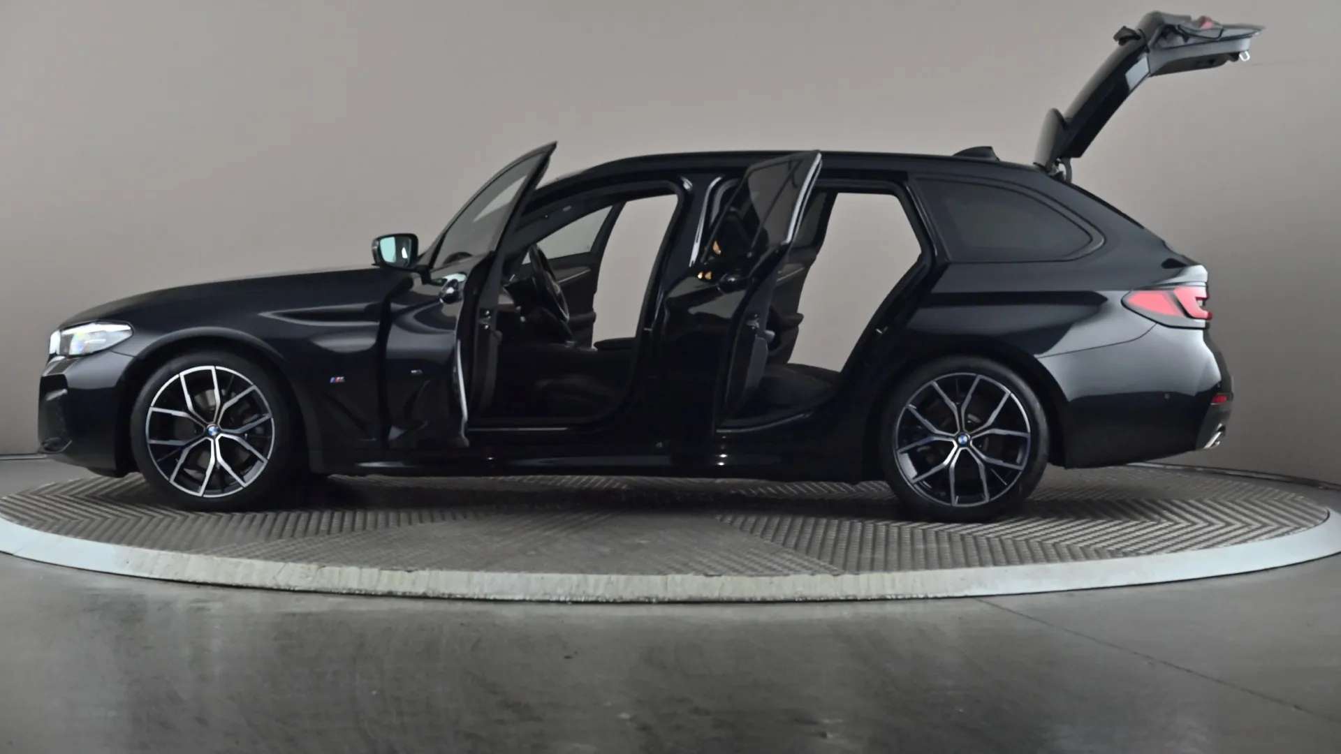 2021 BMW 5 SERIES TOURING 2021 BMW 5 SERIES TOURING