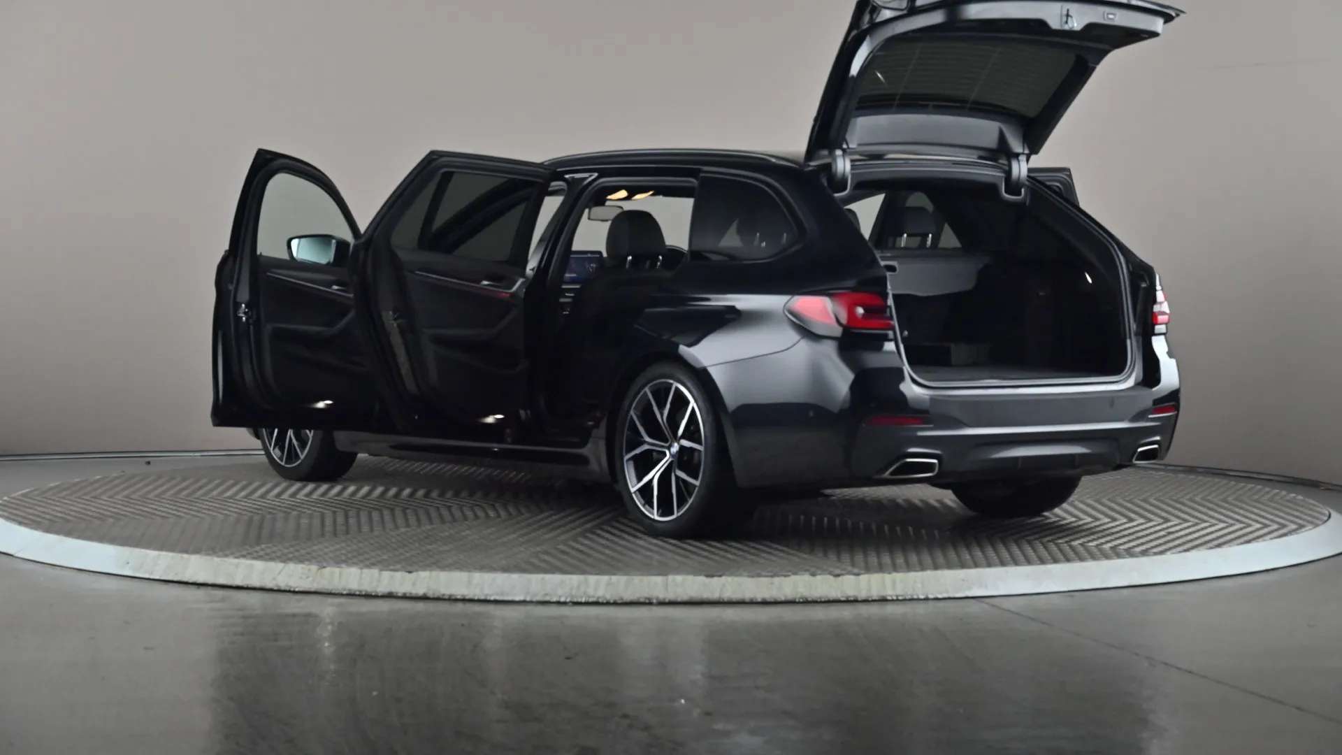 2021 BMW 5 SERIES TOURING 2021 BMW 5 SERIES TOURING