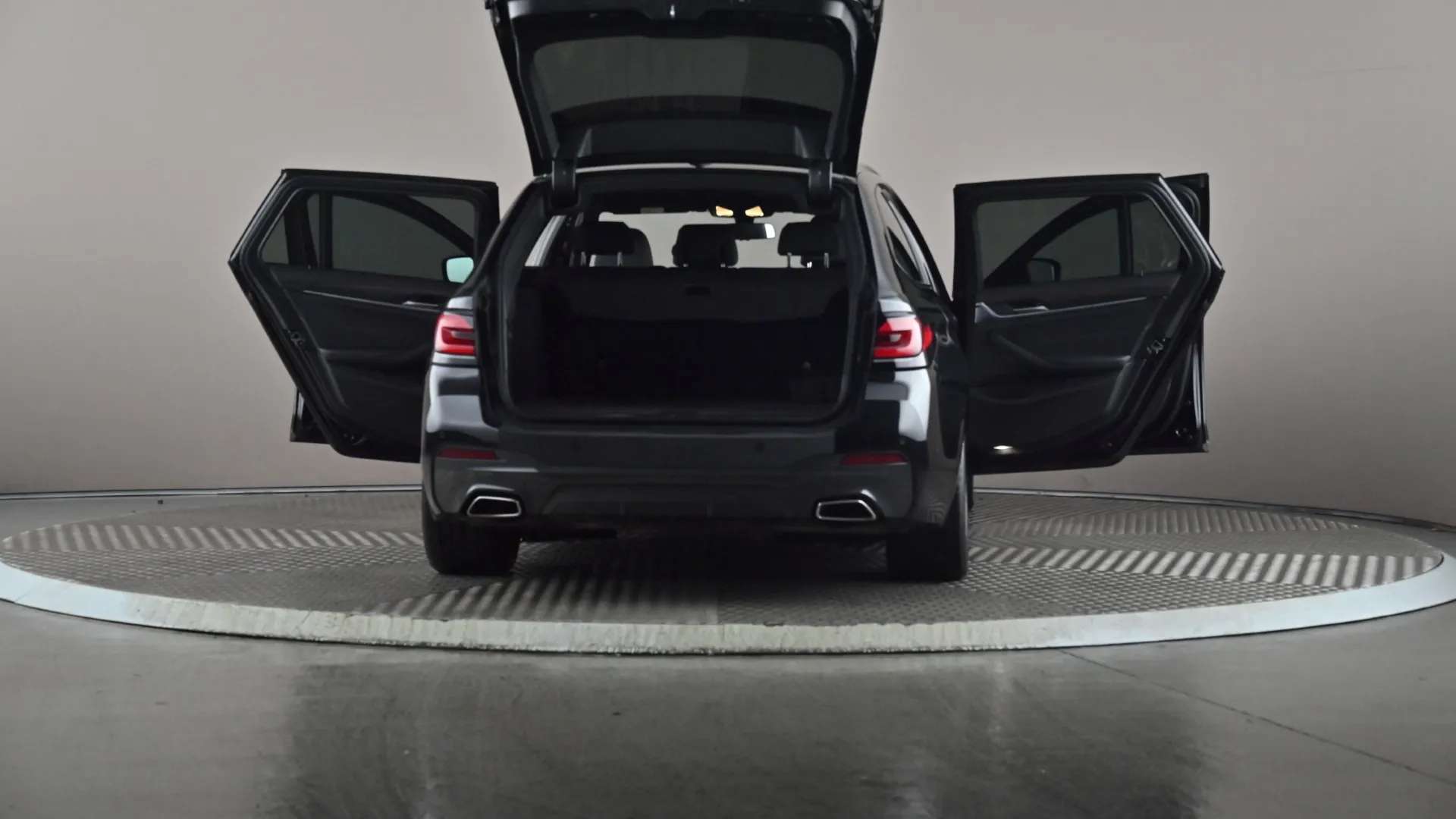 2021 BMW 5 SERIES TOURING 2021 BMW 5 SERIES TOURING