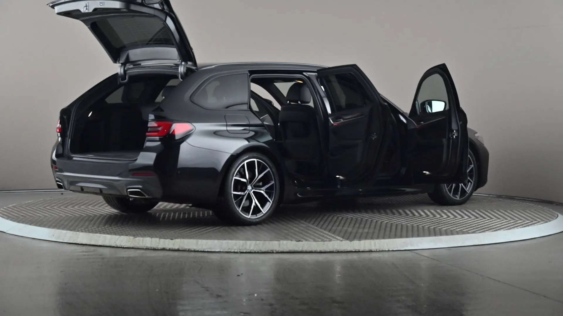 2021 BMW 5 SERIES TOURING 2021 BMW 5 SERIES TOURING