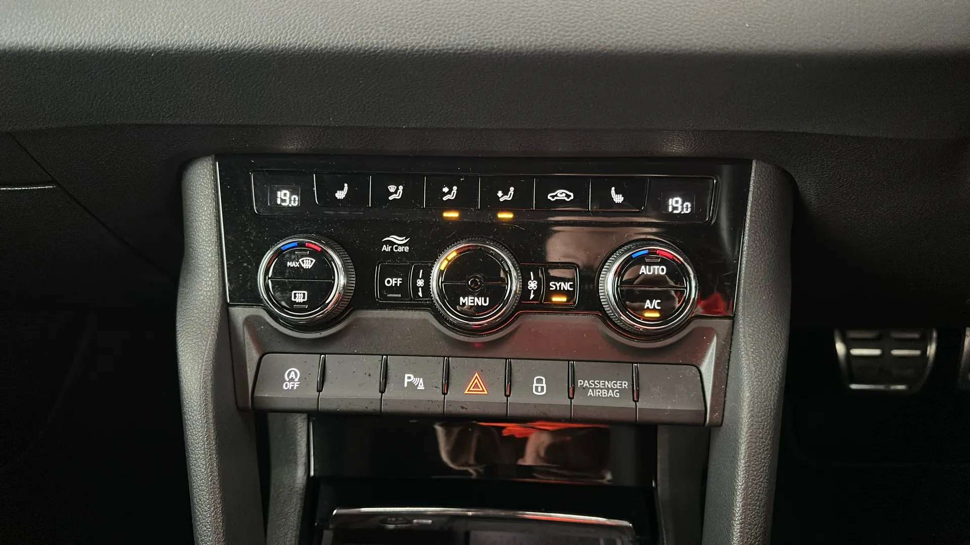 2023 SKODA KAROQ 2023 SKODA KAROQ