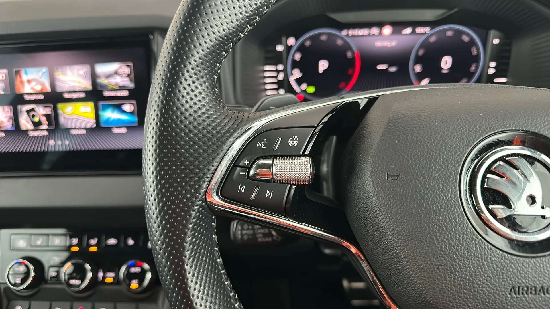 2023 SKODA KAROQ 2023 SKODA KAROQ