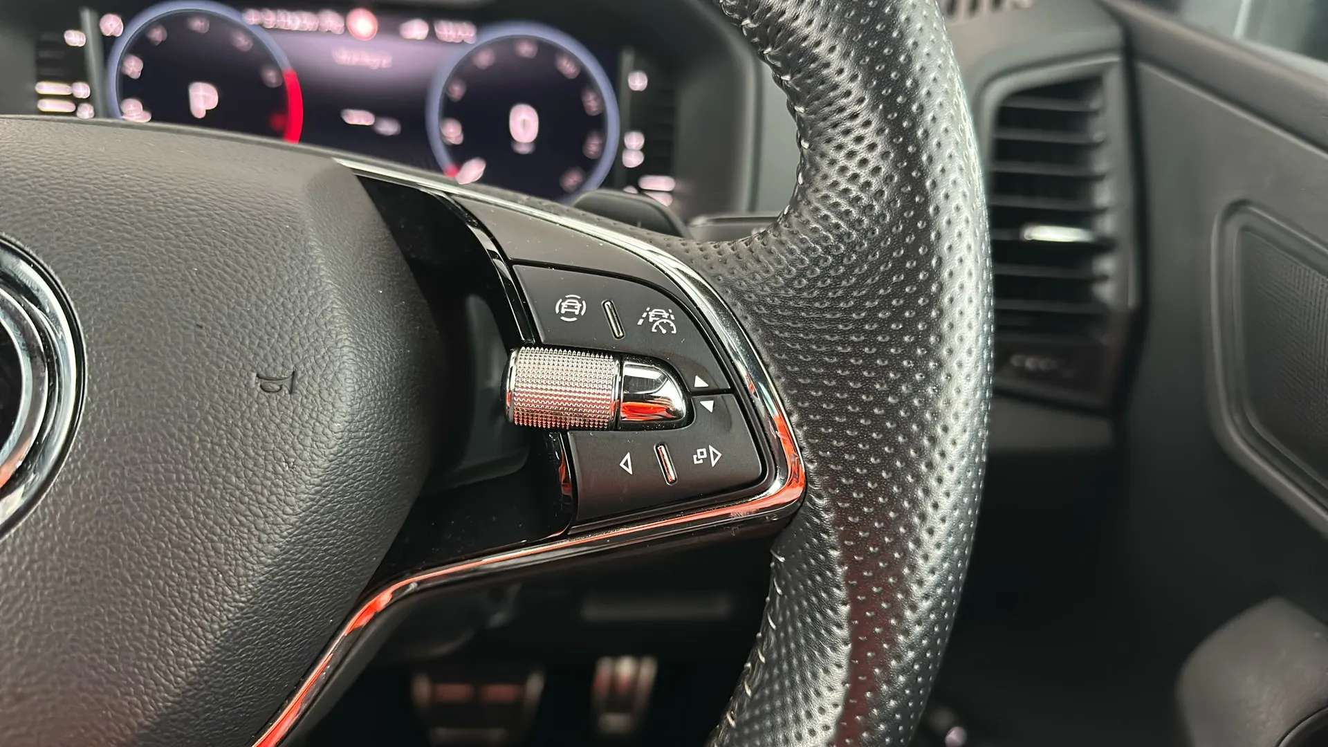 2023 SKODA KAROQ 2023 SKODA KAROQ