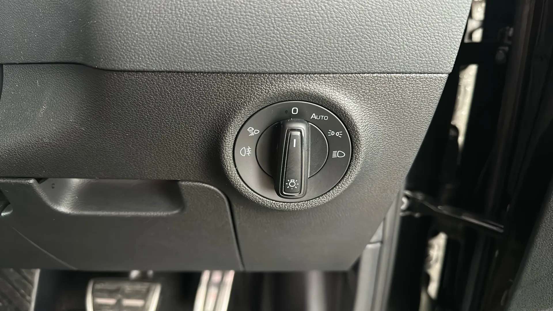 2023 SKODA KAROQ 2023 SKODA KAROQ