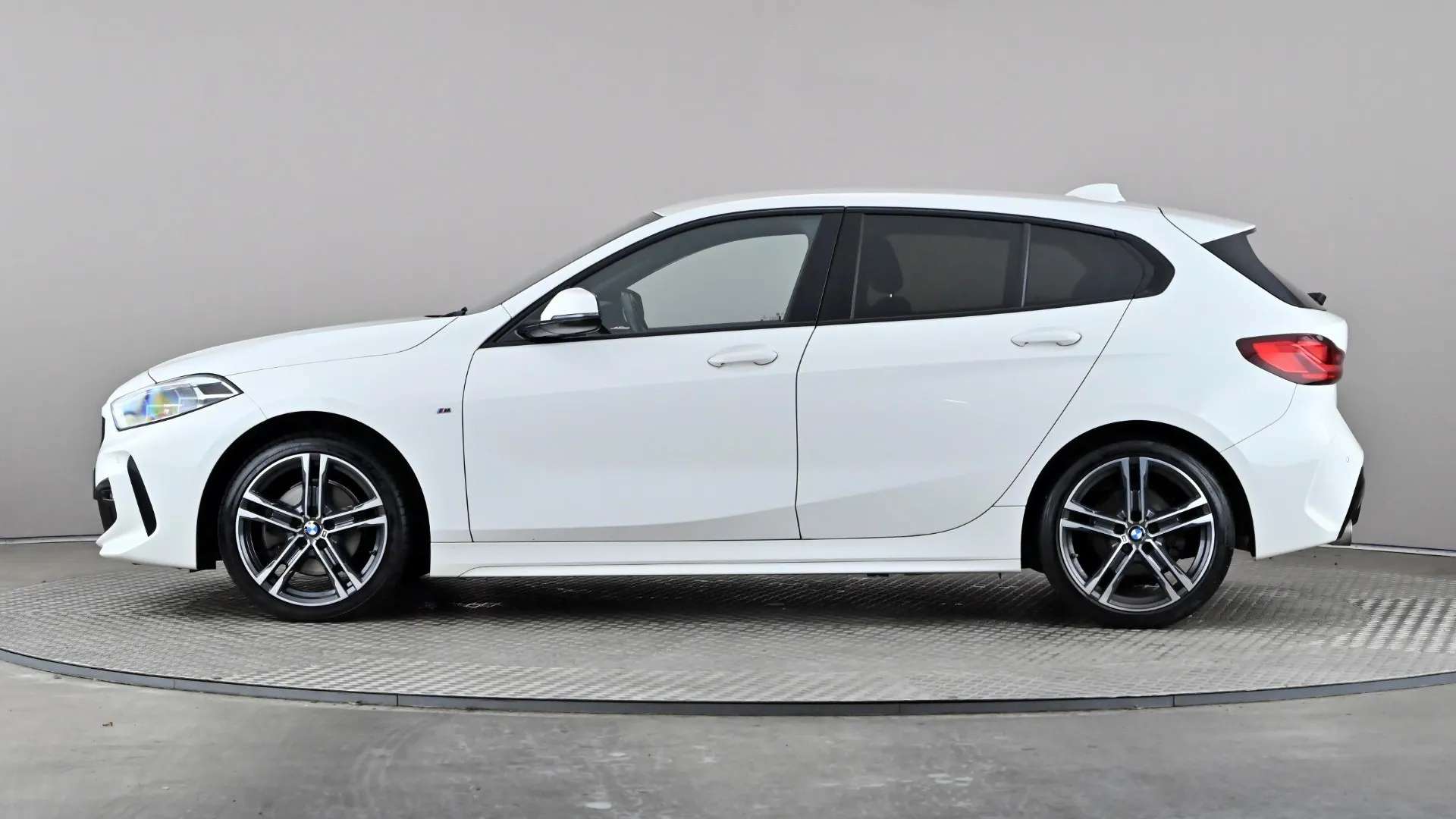 A 2020 BMW 1 SERIES 118i M Sport A 2020 BMW 1 SERIES 118i M Sport