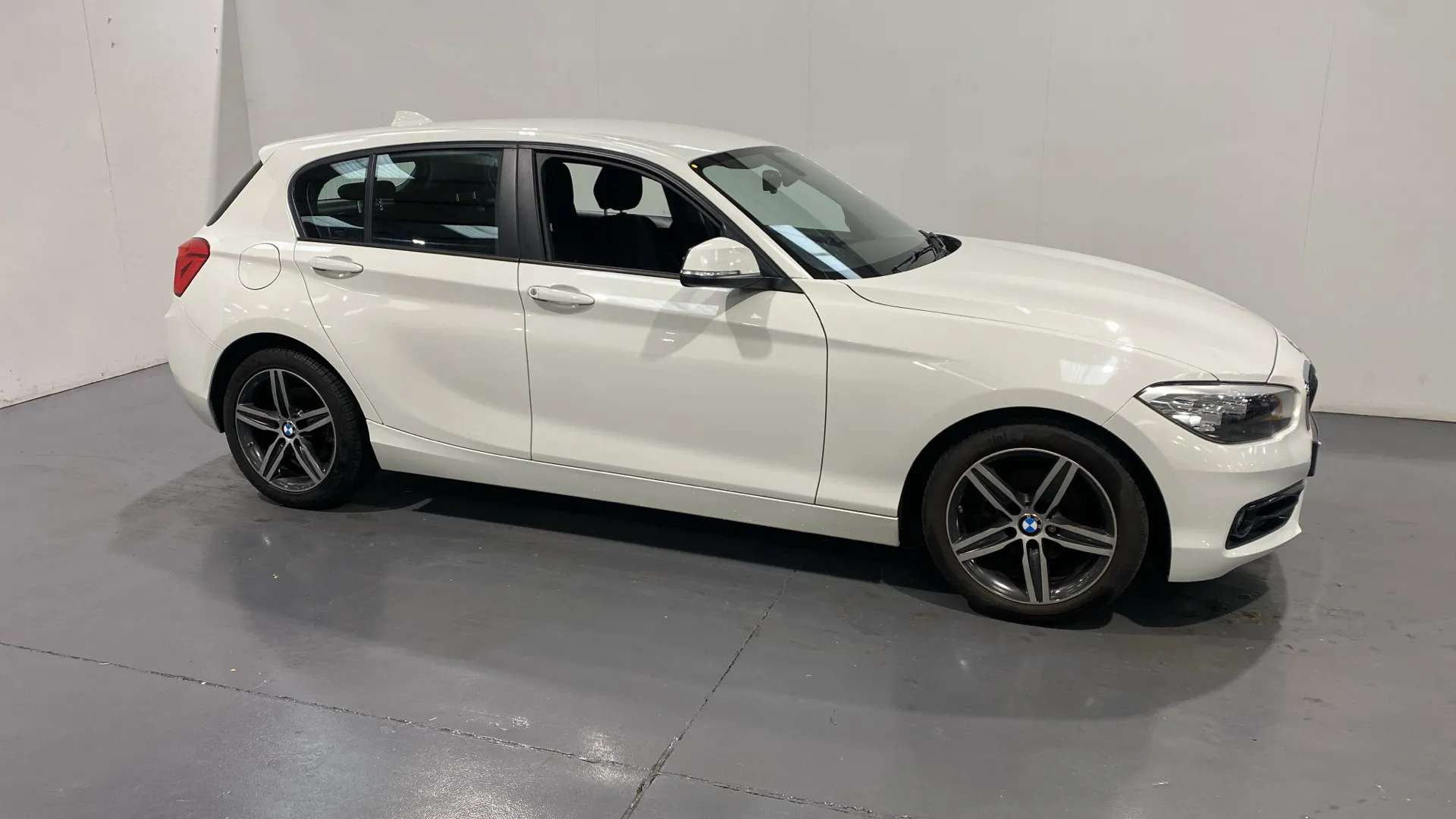 Check out this BMW 1 Series 2019 Petrol Manual
