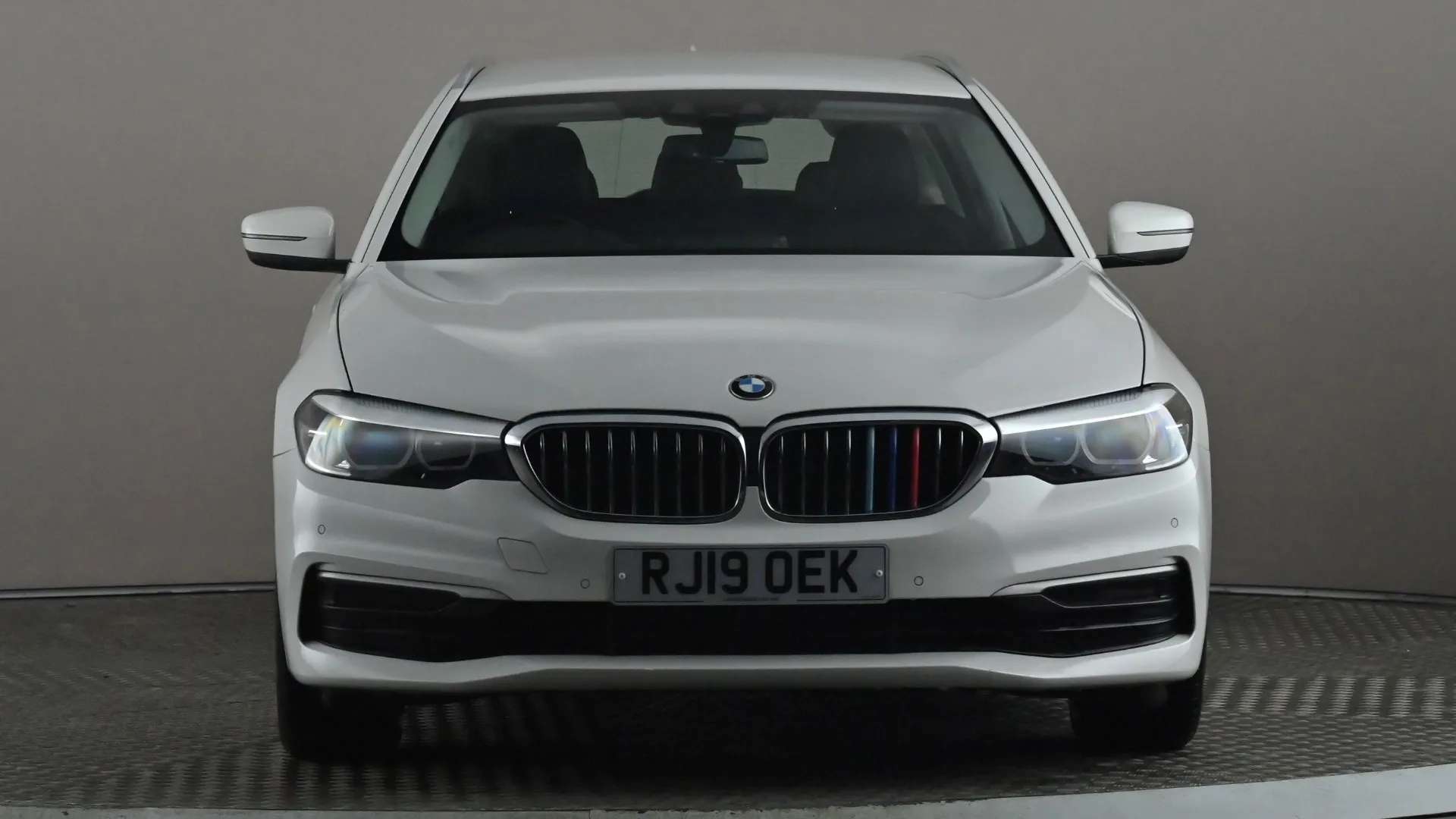 A 2019 BMW 5 SERIES 520d SE Auto A 2019 BMW 5 SERIES 520d SE Auto