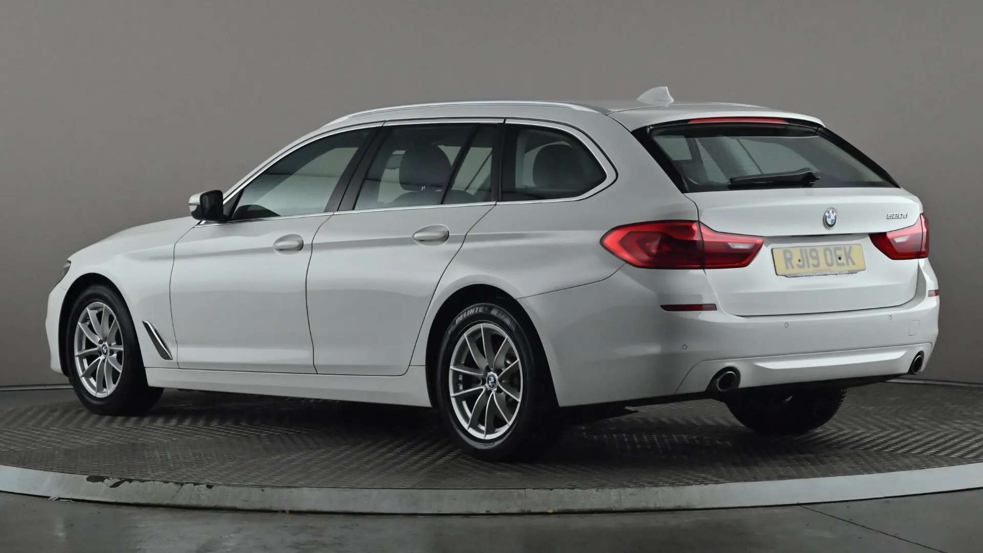 A 2019 BMW 5 SERIES 520d SE Auto A 2019 BMW 5 SERIES 520d SE Auto