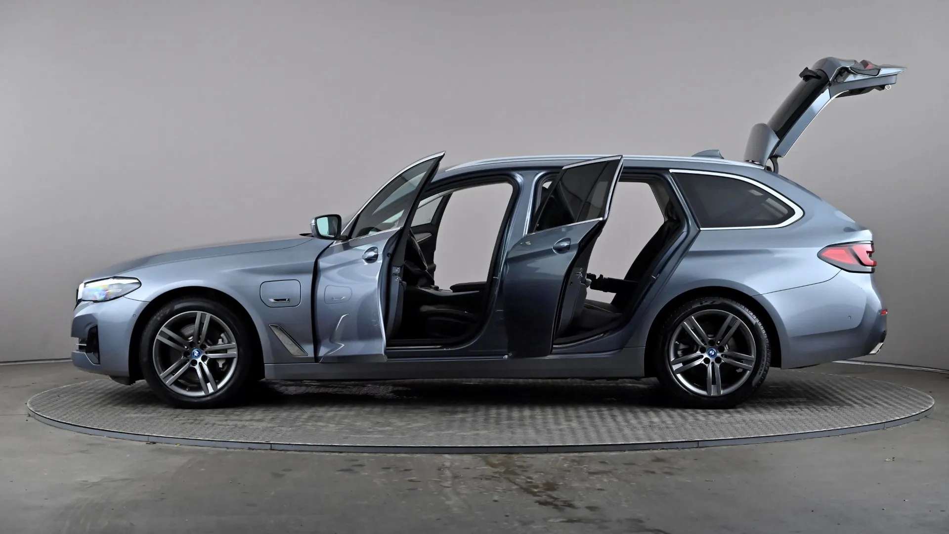 2021 BMW 5 SERIES 2021 BMW 5 SERIES