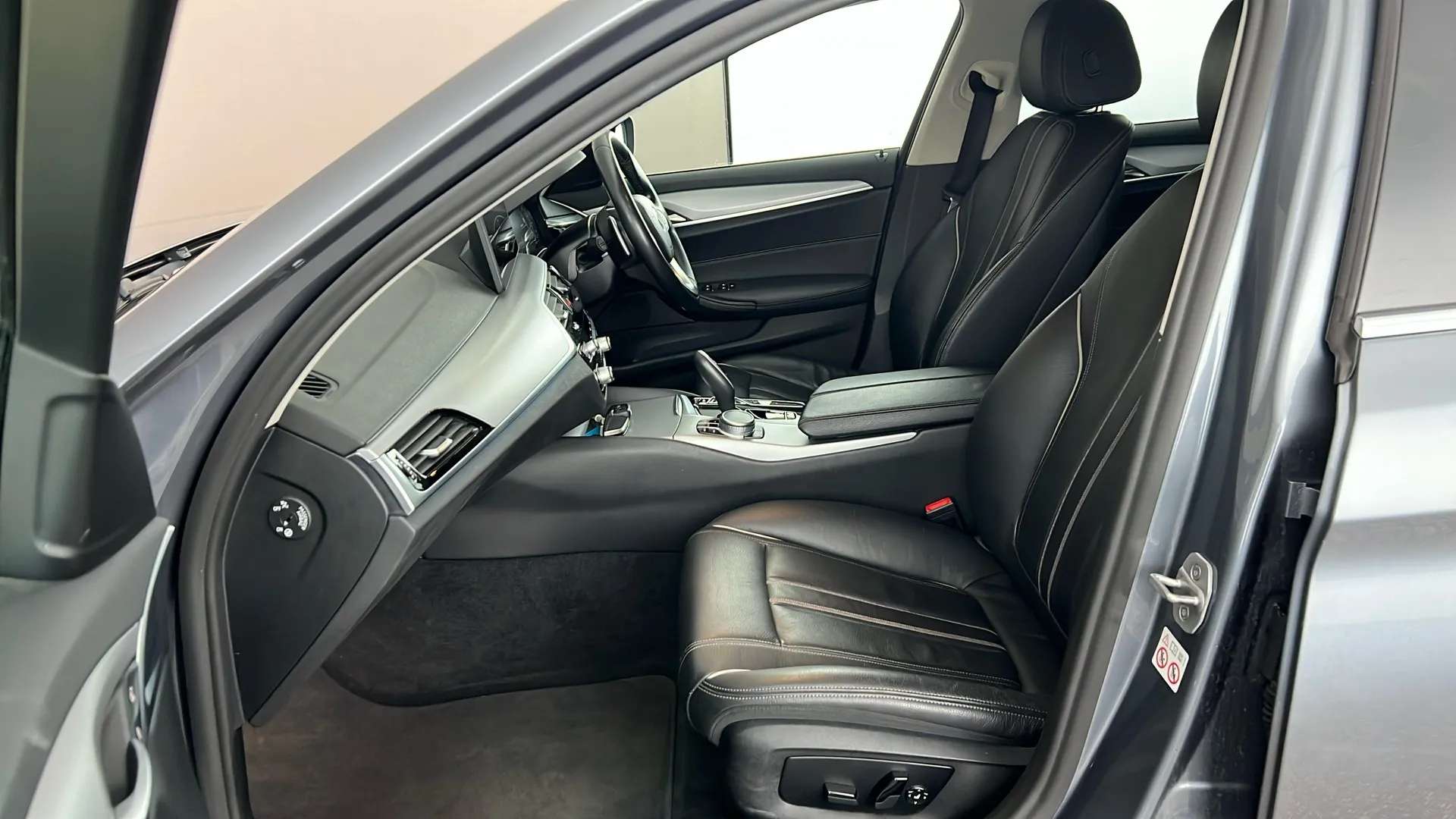 2021 BMW 5 SERIES 2021 BMW 5 SERIES