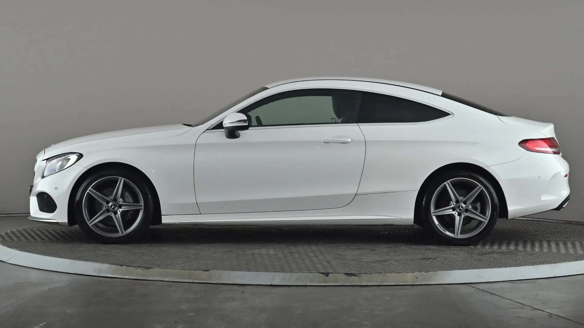 A 2018 MERCEDES-BENZ C CLASS C200 AMG Line 9G-Tronic A 2018 MERCEDES-BENZ C CLASS C200 AMG Line 9G-Tronic