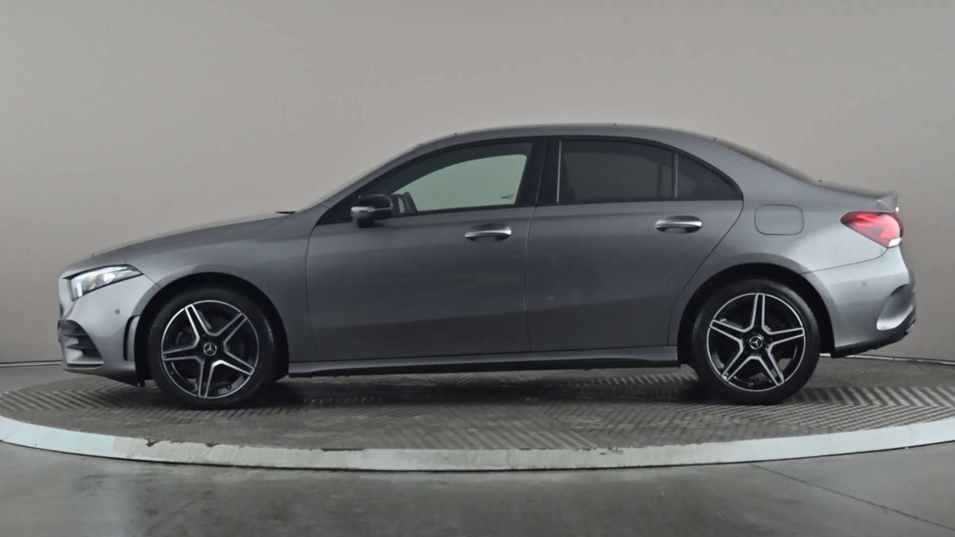 A 2021 MERCEDES-BENZ A CLASS A250e AMG Line Premium Plus Edition Auto A 2021 MERCEDES-BENZ A CLASS A250e AMG Line Premium Plus Edition Auto