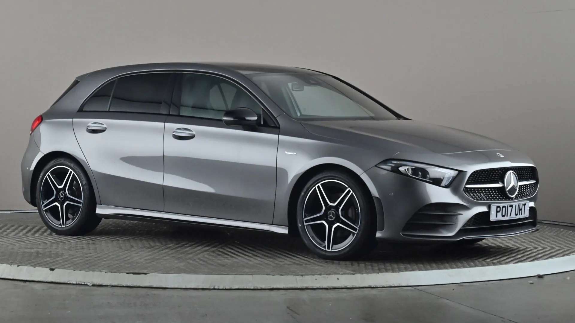 A 2021 MERCEDES-BENZ A CLASS A180 AMG Line Premium Plus Edition Auto A 2021 MERCEDES-BENZ A CLASS A180 AMG Line Premium Plus Edition Auto