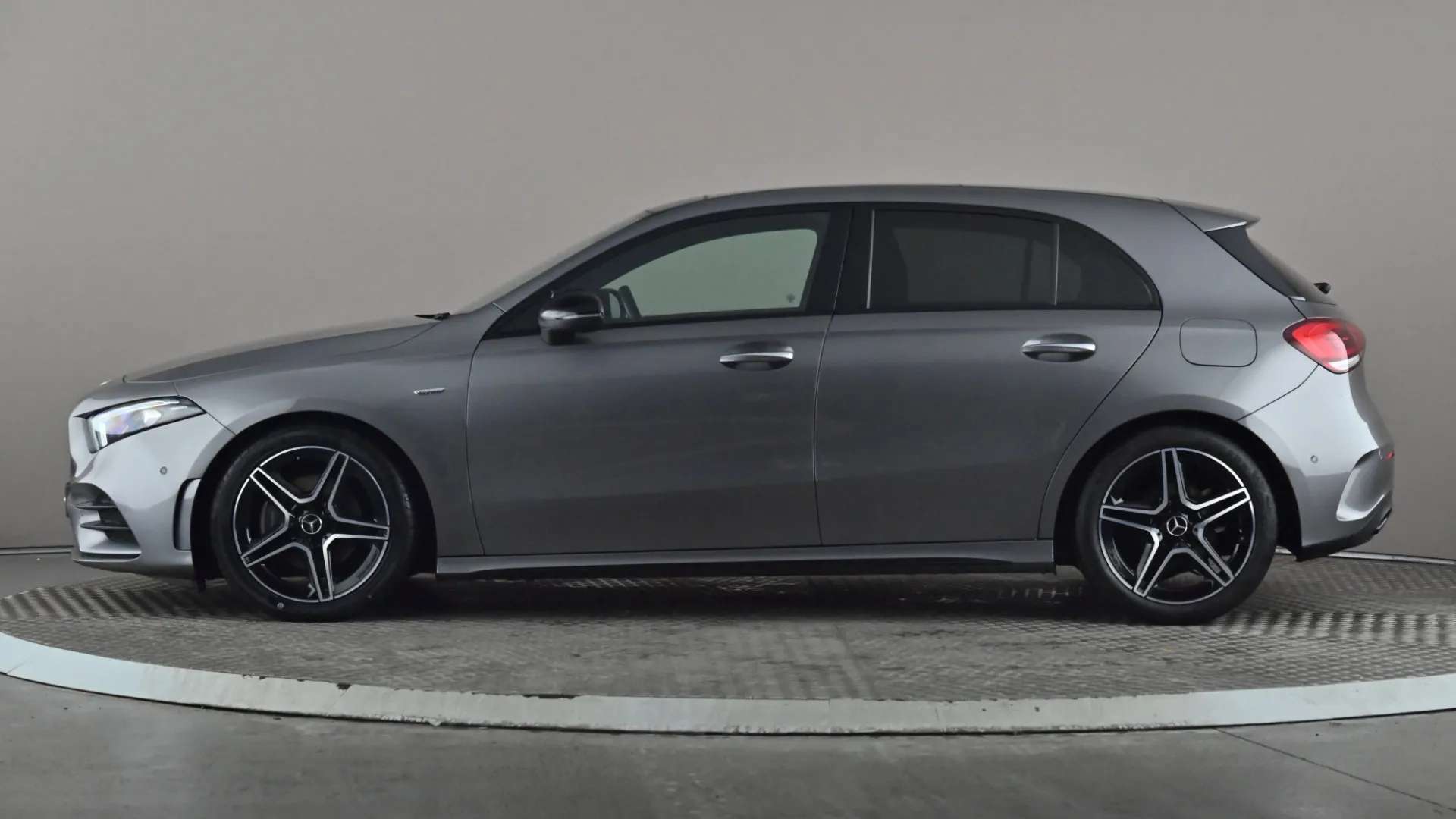 A 2021 MERCEDES-BENZ A CLASS A180 AMG Line Premium Plus Edition Auto A 2021 MERCEDES-BENZ A CLASS A180 AMG Line Premium Plus Edition Auto