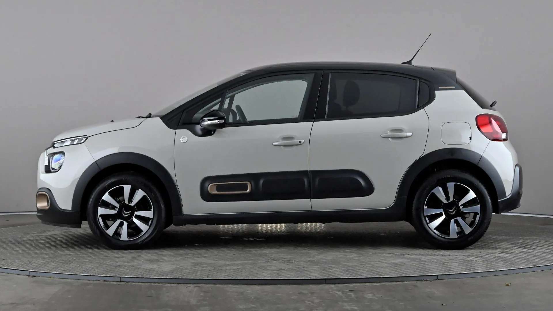 A 2023 CITROEN C3 1.2 PureTech 110 C-Series Edition EAT6 A 2023 CITROEN C3 1.2 PureTech 110 C-Series Edition EAT6