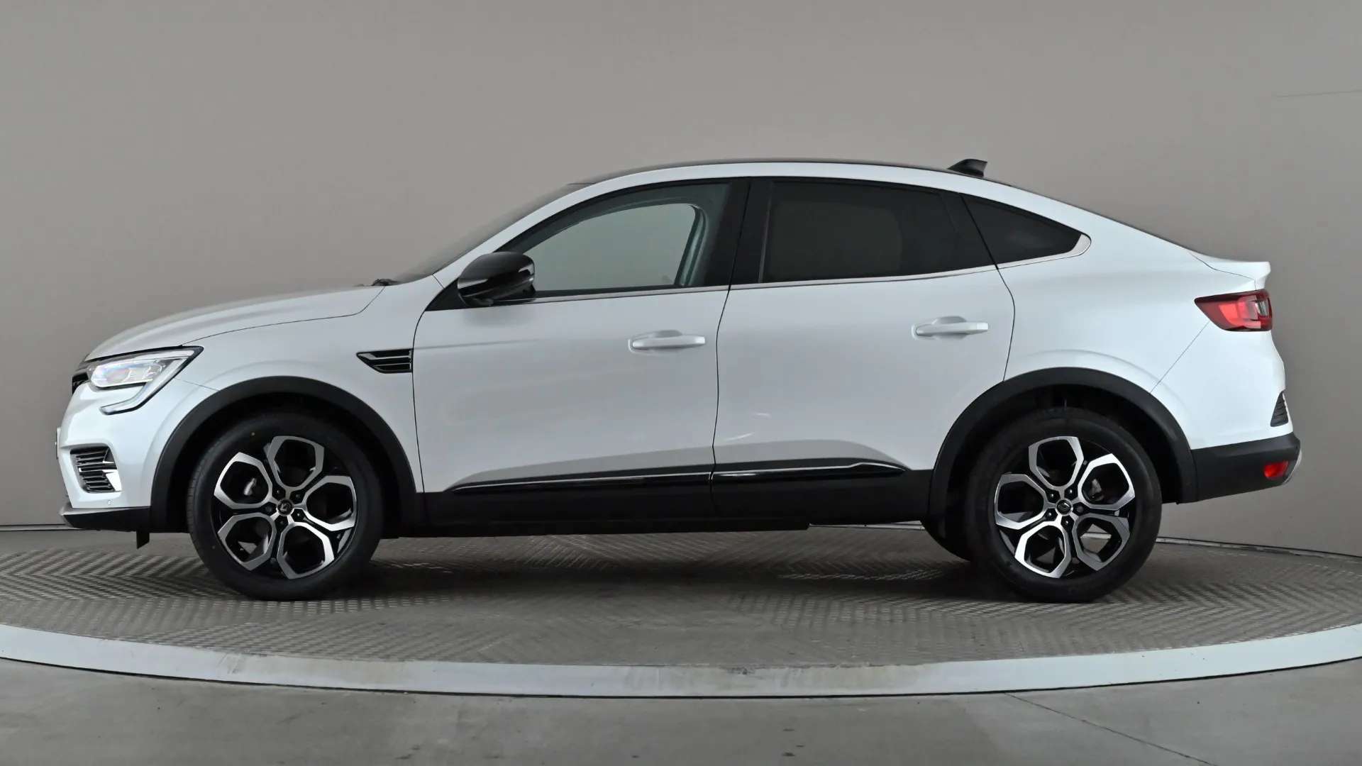 A 2022 RENAULT ARKANA 1.3 TCe Mild Hybrid 140 S Edition EDC A 2022 RENAULT ARKANA 1.3 TCe Mild Hybrid 140 S Edition EDC