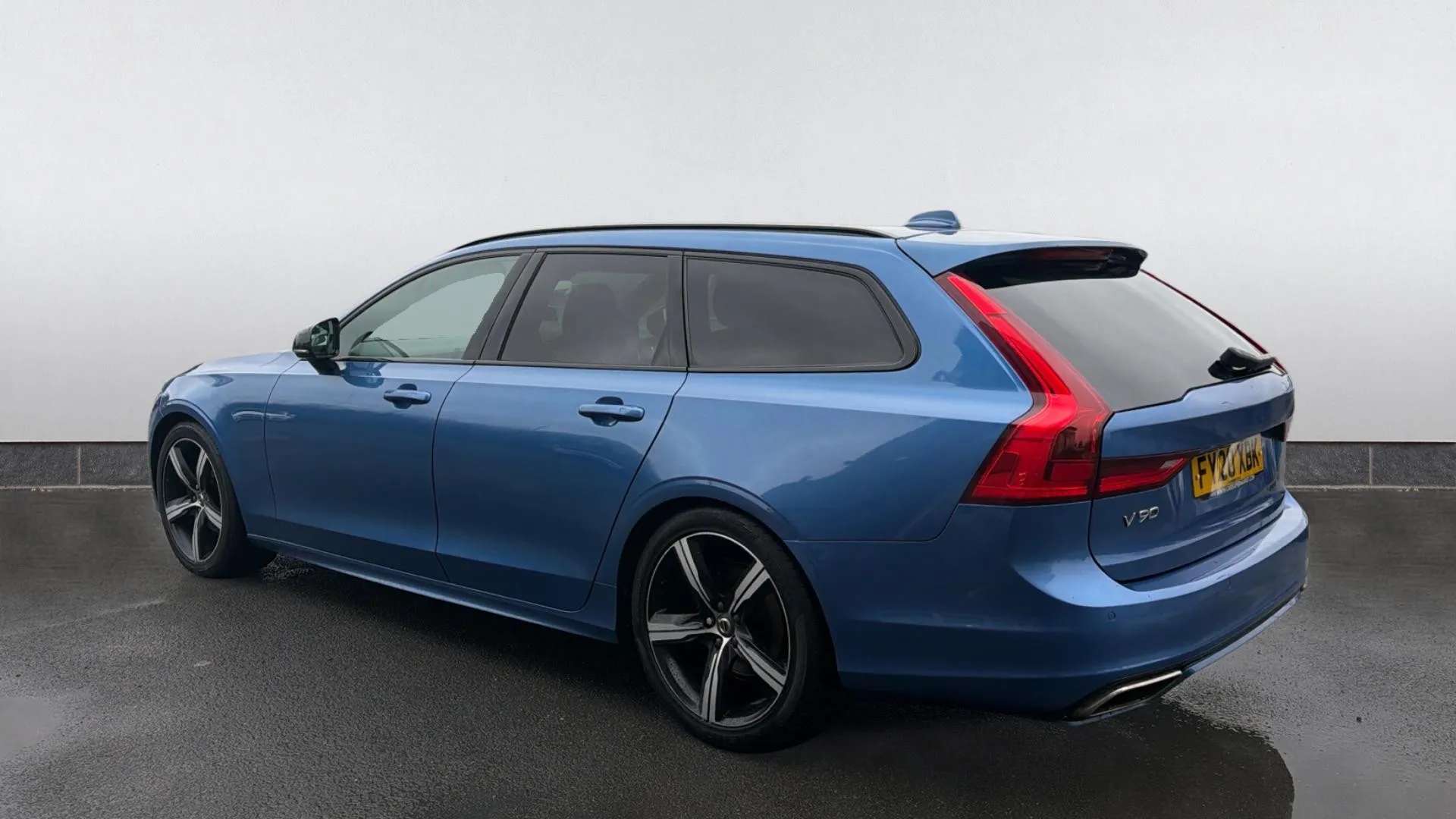 A 0 VOLVO V90 2.0 D4 R DESIGN Plus Geartronic A 0 VOLVO V90 2.0 D4 R DESIGN Plus Geartronic