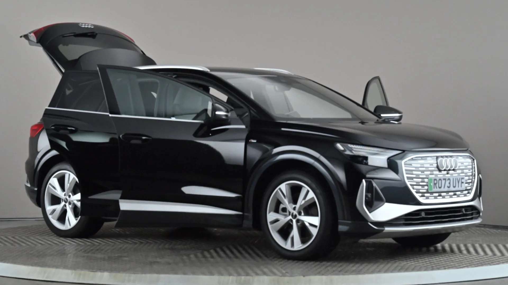 2023 AUDI Q4 2023 AUDI Q4