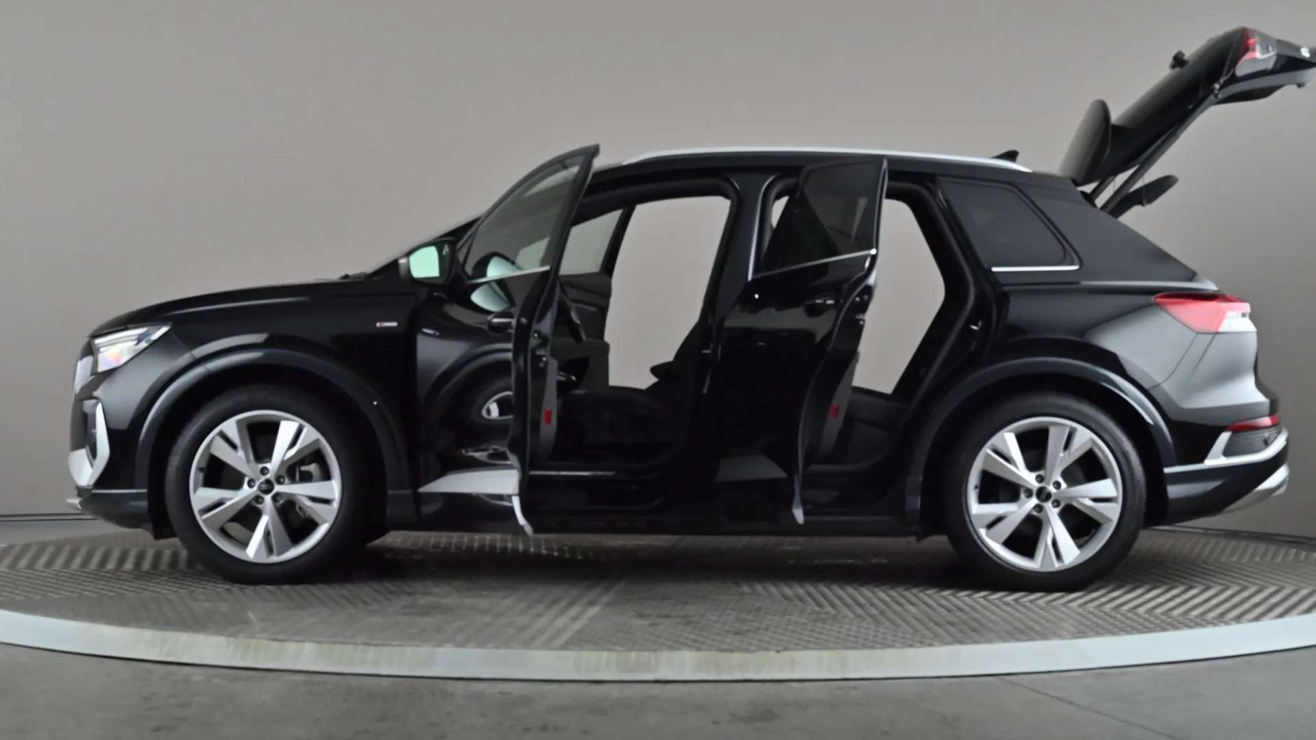 2023 AUDI Q4 2023 AUDI Q4