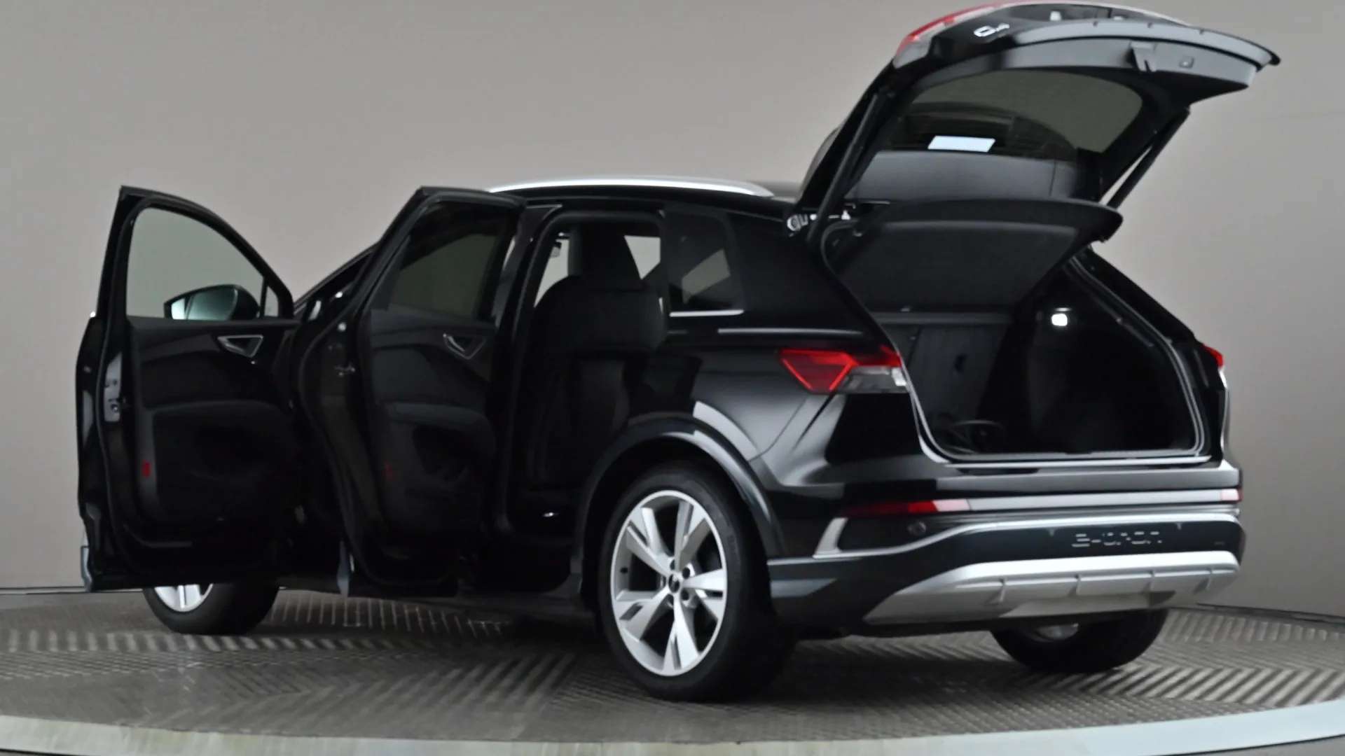 2023 AUDI Q4 2023 AUDI Q4