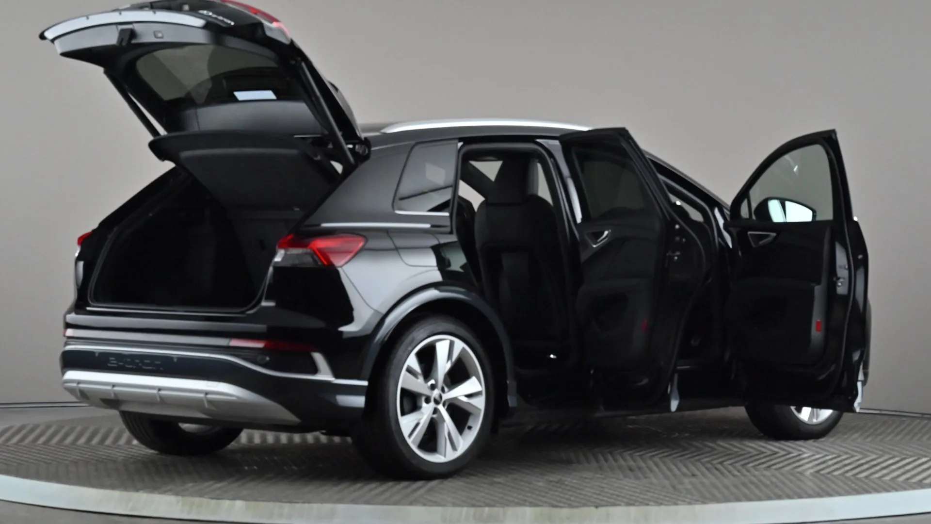 2023 AUDI Q4 2023 AUDI Q4