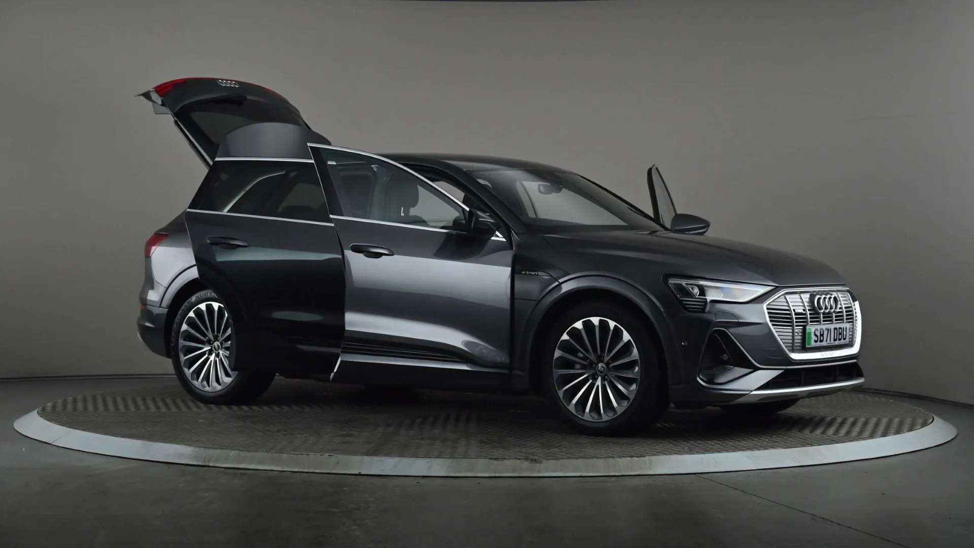 2022 AUDI E-TRON 2022 AUDI E-TRON