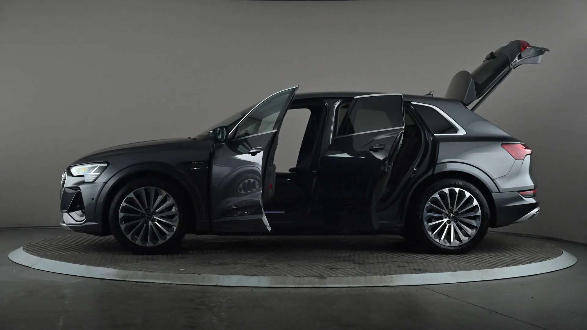 2022 AUDI E-TRON 2022 AUDI E-TRON