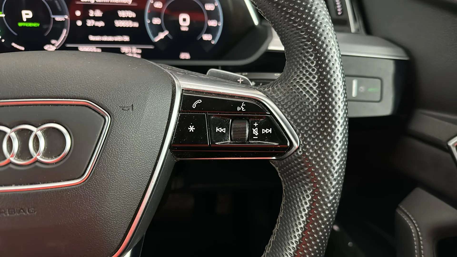 2022 AUDI E-TRON 2022 AUDI E-TRON